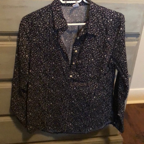 Gap top - Picture 1 of 3